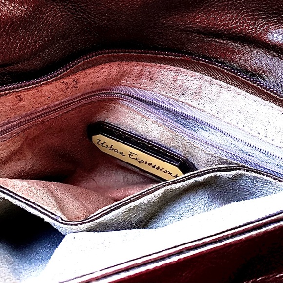 Gorgeous rhinestone pumps 
fully encrusted with matching purse. - size 8 1/2 - Picture 15 of 16